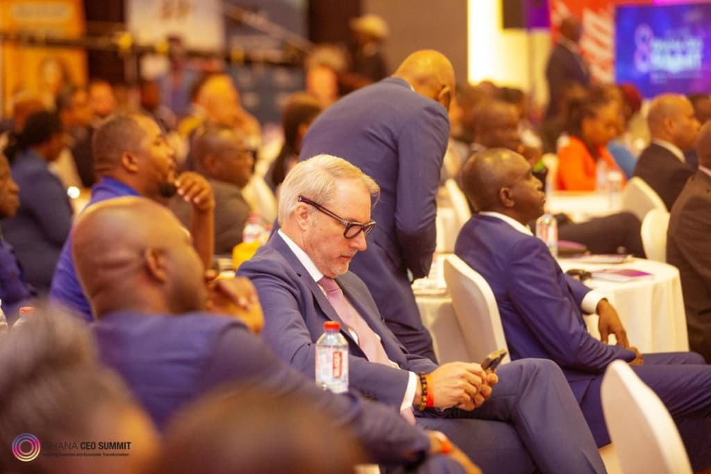 Daily Insight for CEOs: Reflecting, Adjusting, and Recalibrating.