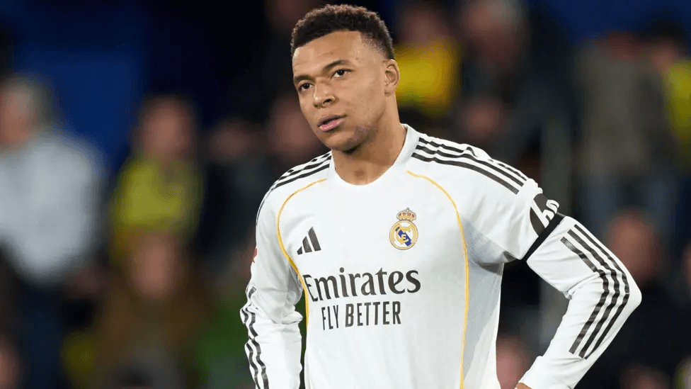 Mbappe has knee sprain with no surgery planned