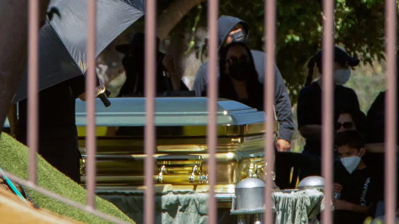 CJNG leader ‘El Mencho’ buried in gold casket after deadly shootout with Mexican forces