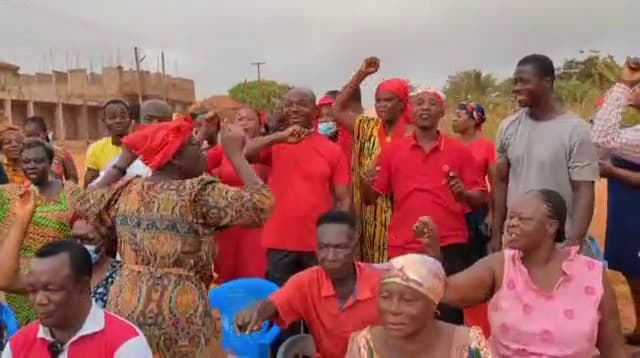 Residents of Sokoban wood village protest dusty road, cite rising respiratory cases