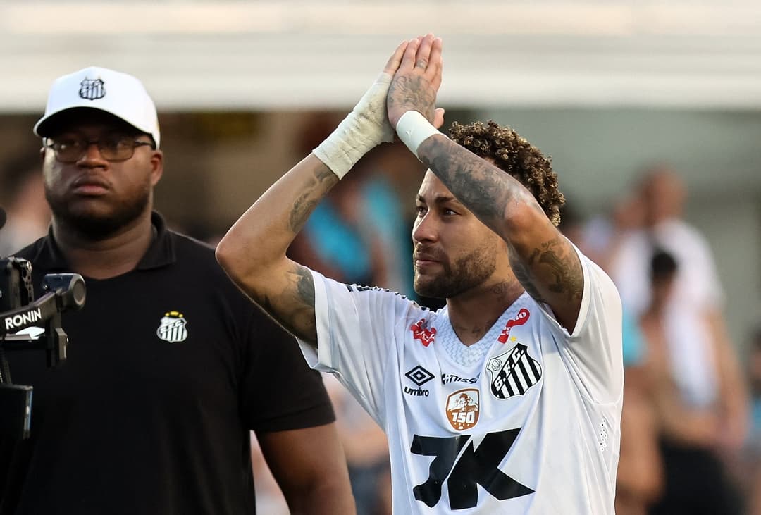 Luis Fabiano Accuses Neymar of Ruining Santos Fc’s Strategy and Jeopardizing His Participation in the World Cup