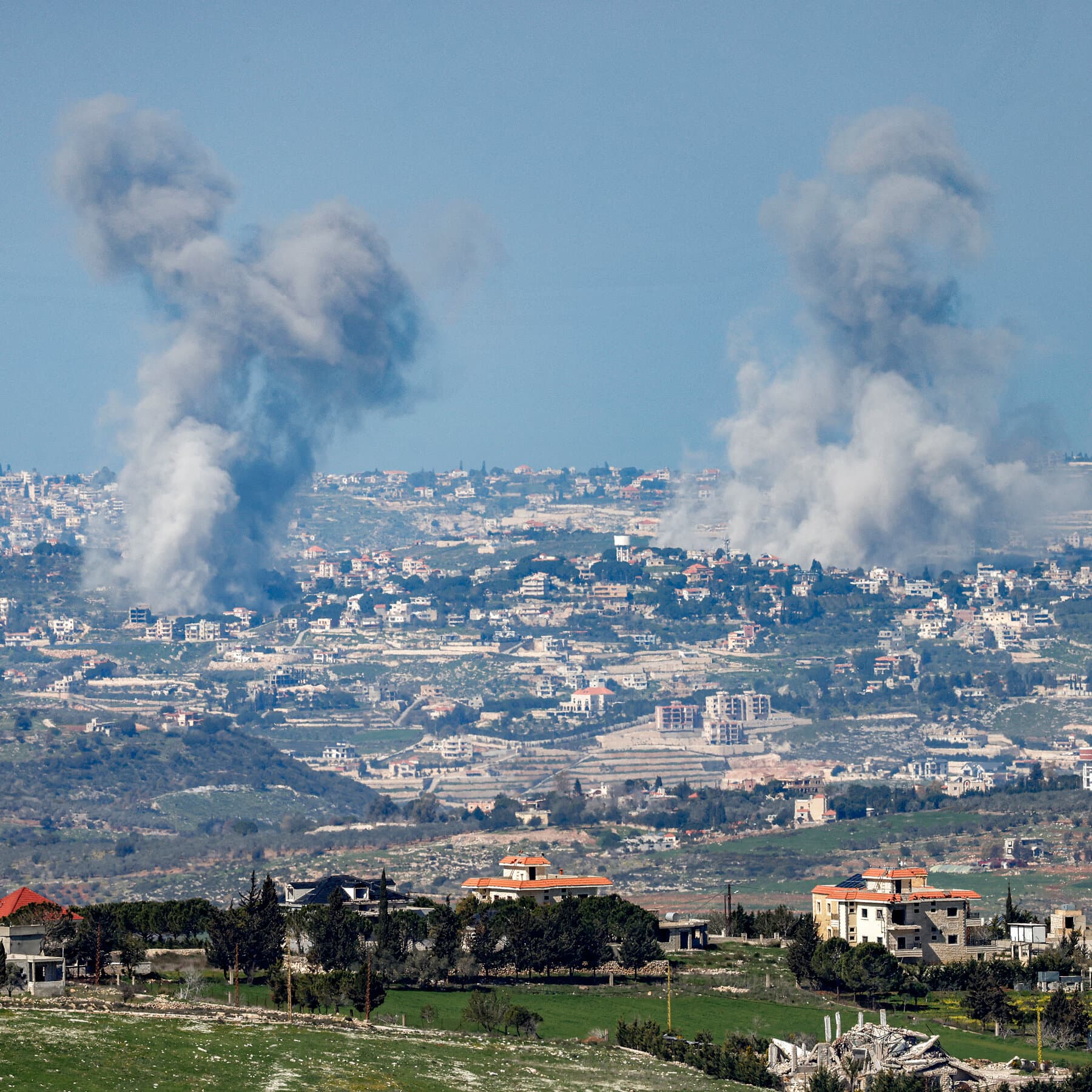 Iran Live Updates: Global Markets Tumble After U.S. Warns War Could Last Weeks